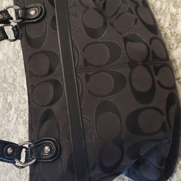Coach Black Shoulder Bag - Picture 2 of 12